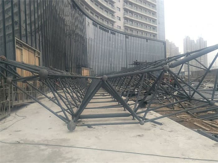 商丘万豪酒店雨棚网架